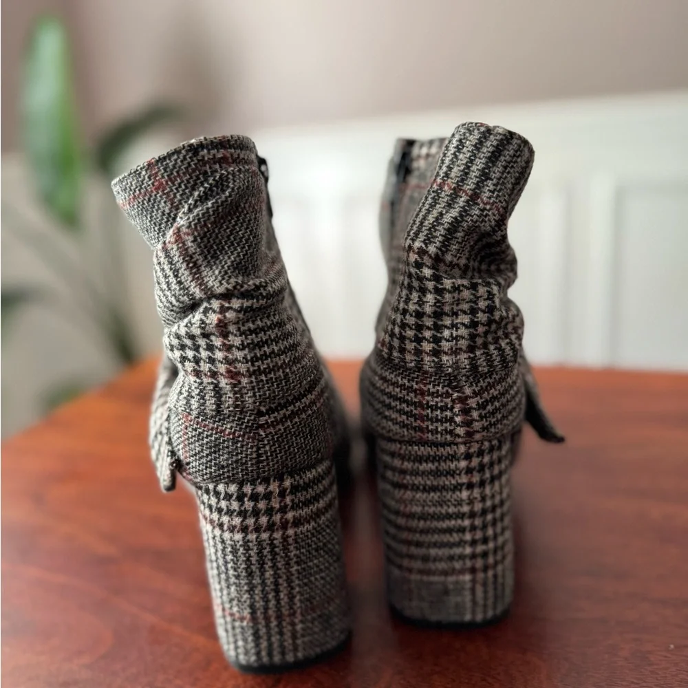 NEW Comfort Women’s Plaid Ankle Boots Bow Zip Black Red Grey Size 11 M - Picture 2 of 8